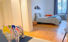 Chambres privées -Private room- dans un spacieux appartement - 100m2 centre proche gare